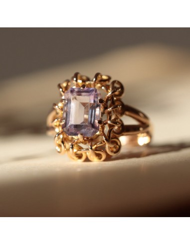 Bague vintage améthyste taille émeraude Dans la société mordern