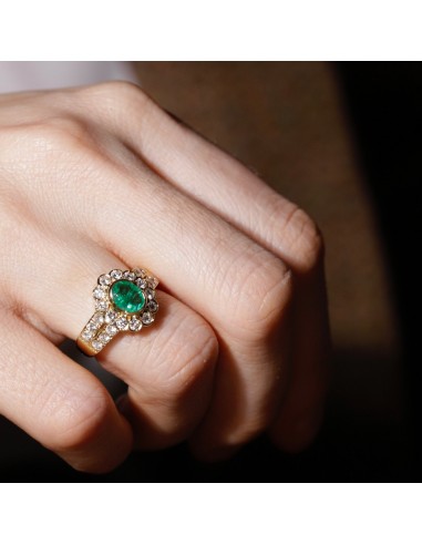 Bague marguerite xxl émeraude et diamants brillant des détails fins