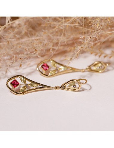 Boucles d'oreilles pendantes feuillages pierre rouge destockage