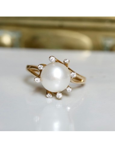 Bague bouton de perle zircones suggérées chez